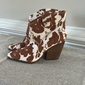 Chinese Laundry Brown and Cream Ankle Boots